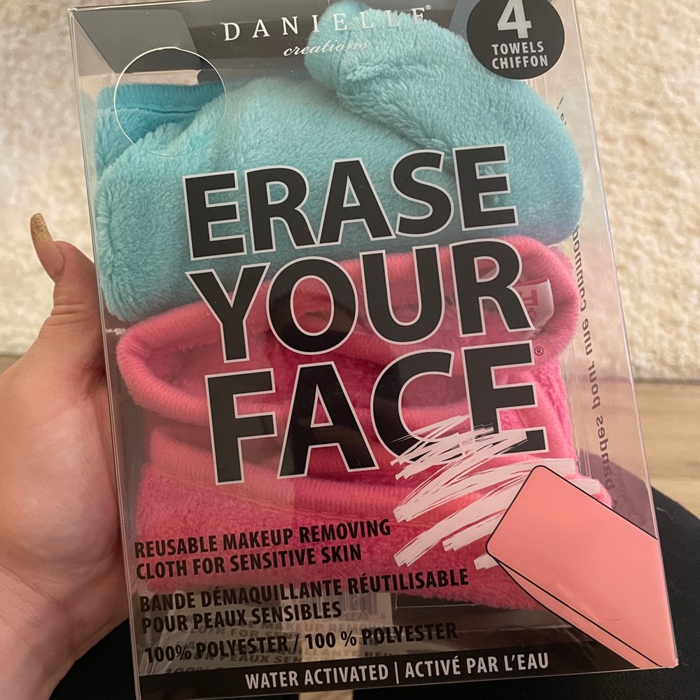 Face towelettes “erase your face”